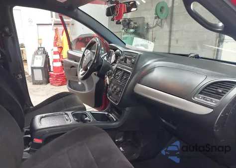 2014 Dodge Grand Caravan Sxt z USA, uszkodzony, nr VIN 2C4RDGCG1ER161435